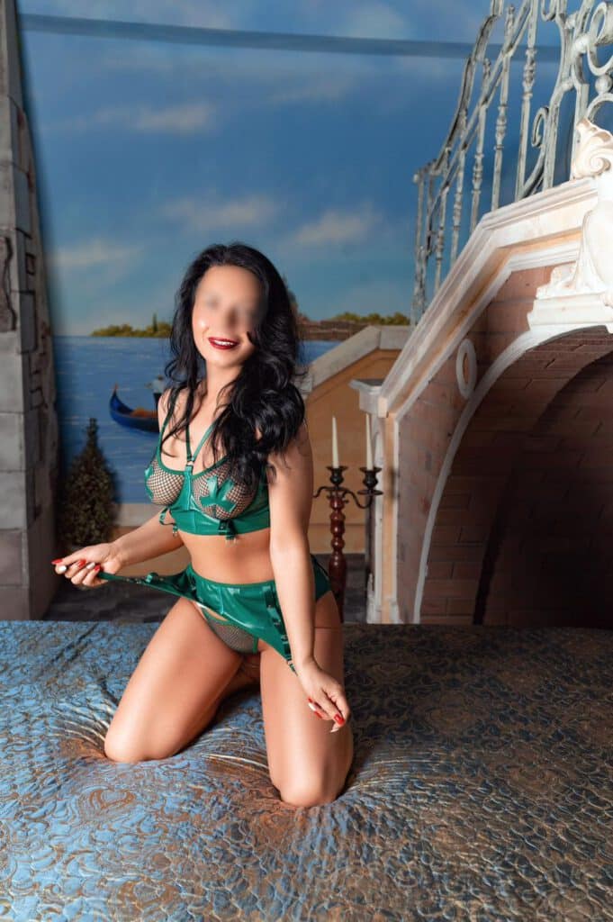 VALERIE BLOWJOB QUEEN
