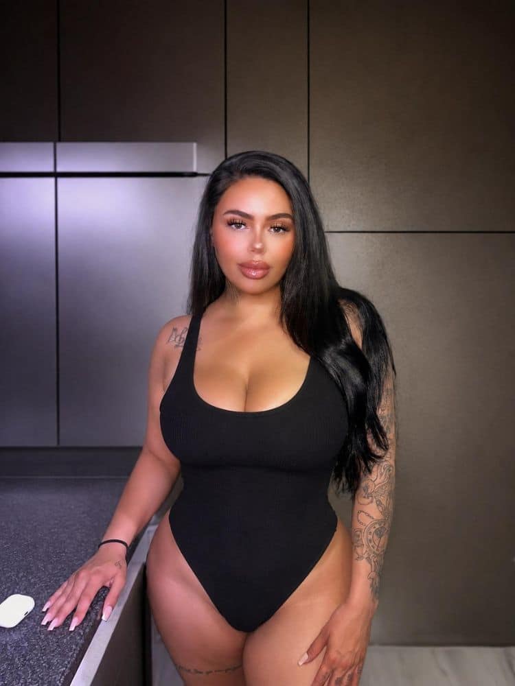 VALENTINA NEU BEI UNS XXL BÜSEN